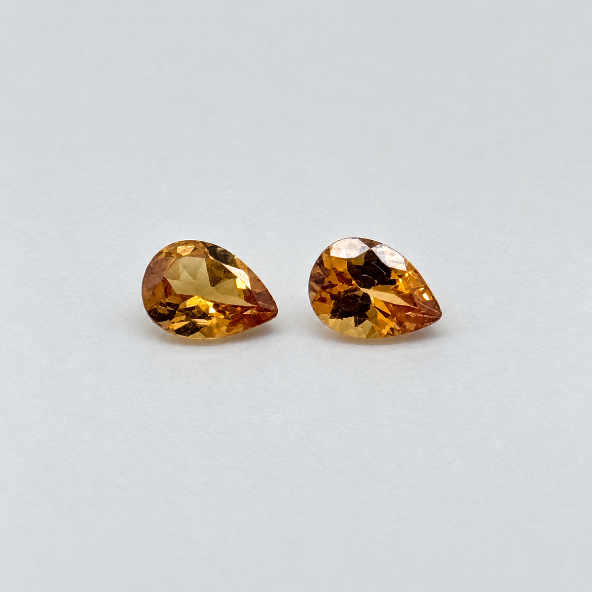 Pear-shaped Fanta garnets weighing 0.85 ct and 0.75 ct